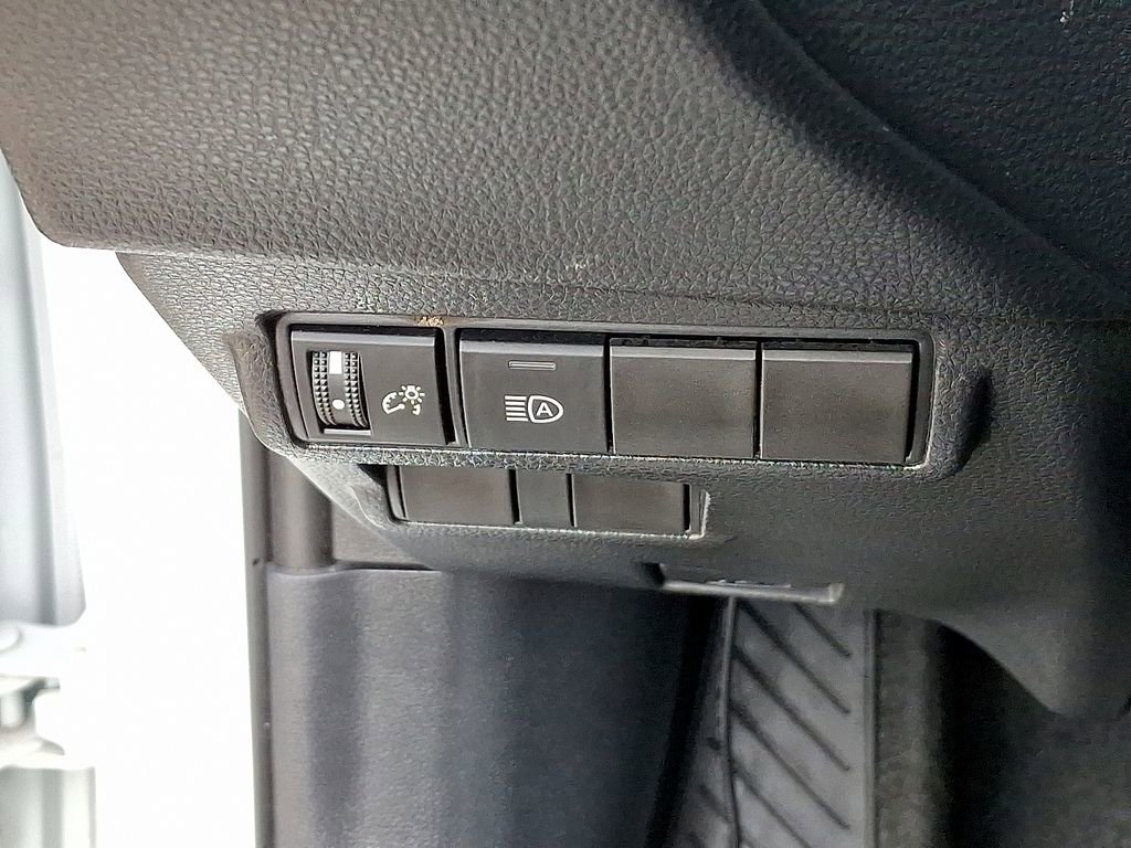 Used 2023 Toyota Corolla Cross XLE image 25