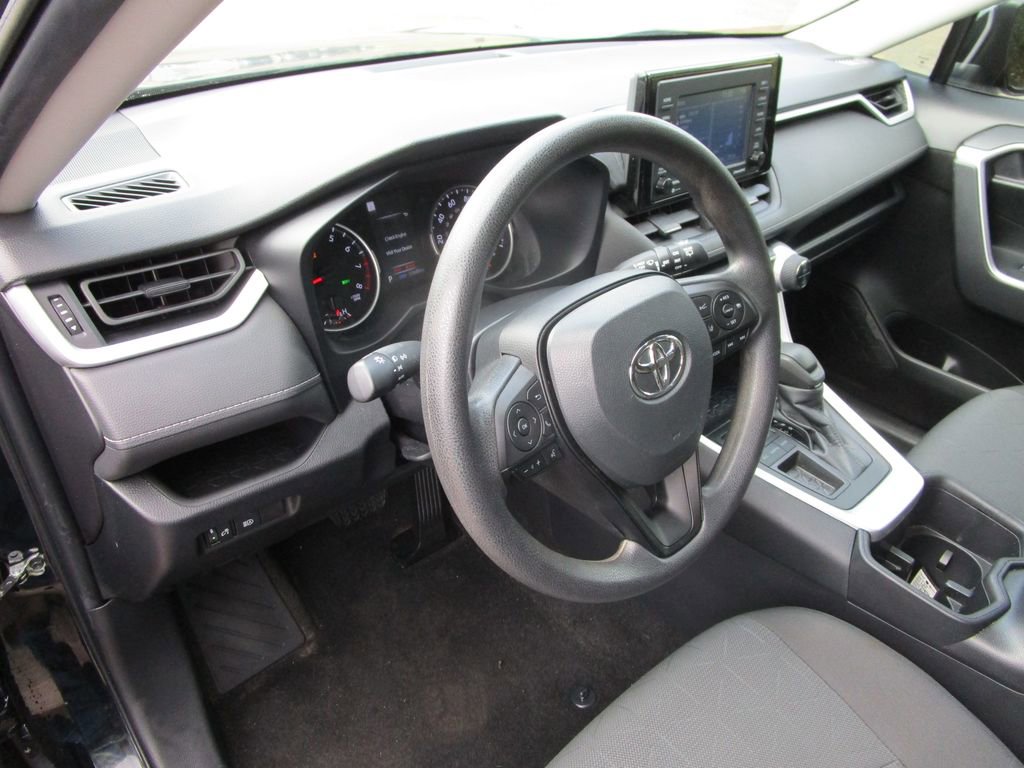 Used 2022 Toyota RAV4 XLE image 19