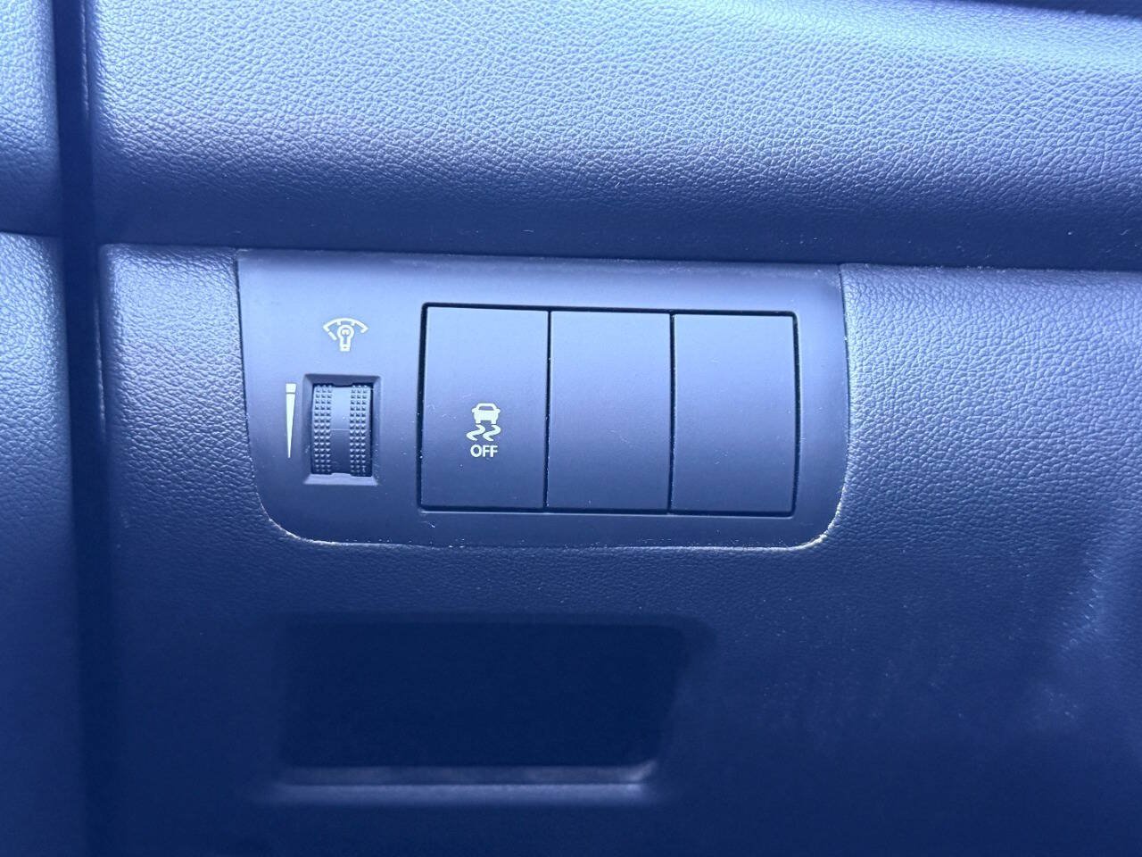 Used 2010 Kia Forte SX FWD image 37