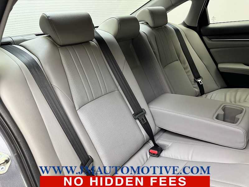Used 2018 Honda Accord Touring image 19