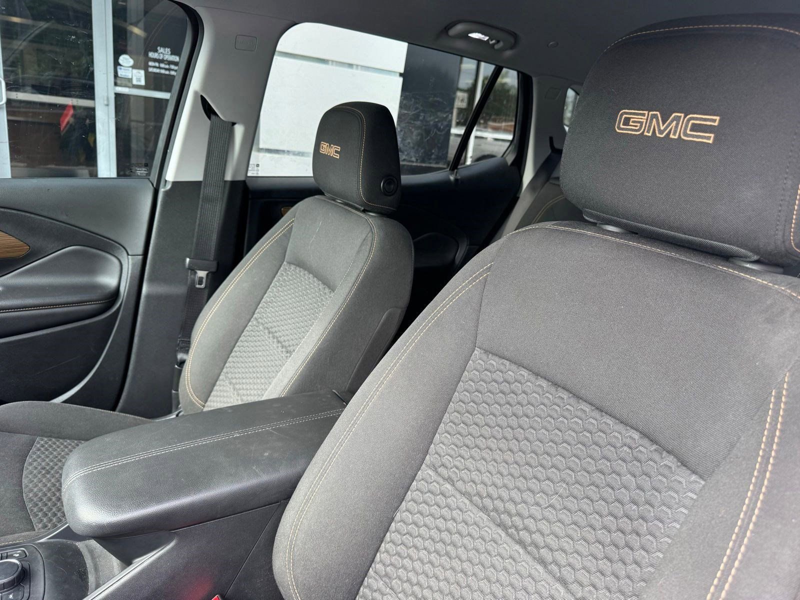 Used 2020 GMC Terrain SLE w/ Driver Convenience Package FWD image 15