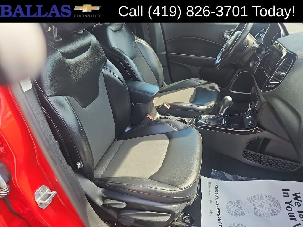 Used 2019 Jeep Compass Latitude FWD image 28