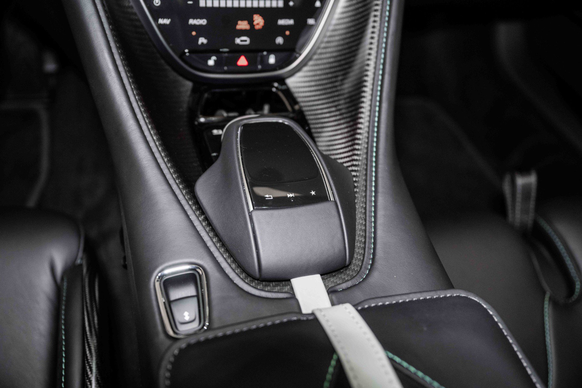 Used 2023 Aston Martin DBS Coupe RWD image 28