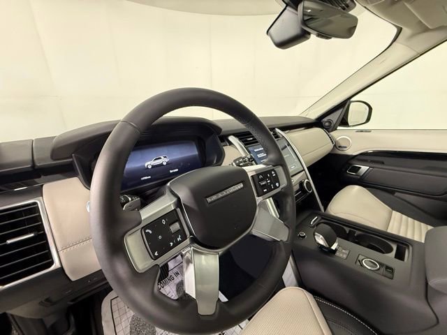 Certified 2025 Land Rover Discovery S image 10