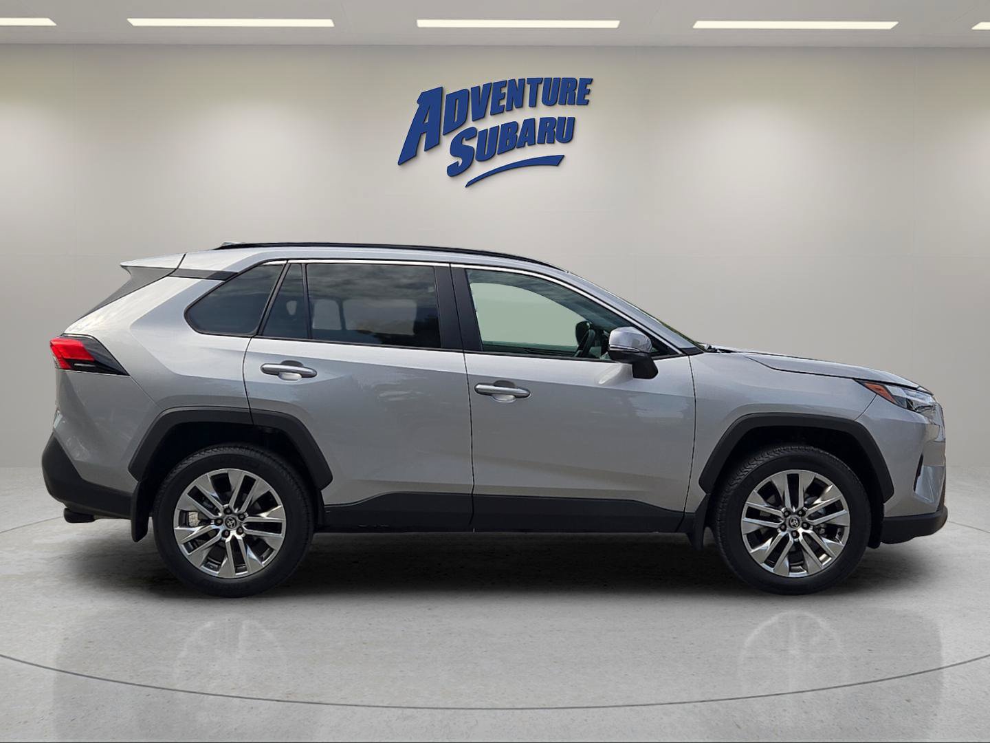 Used 2025 Toyota RAV4 XLE Premium FWD image 7