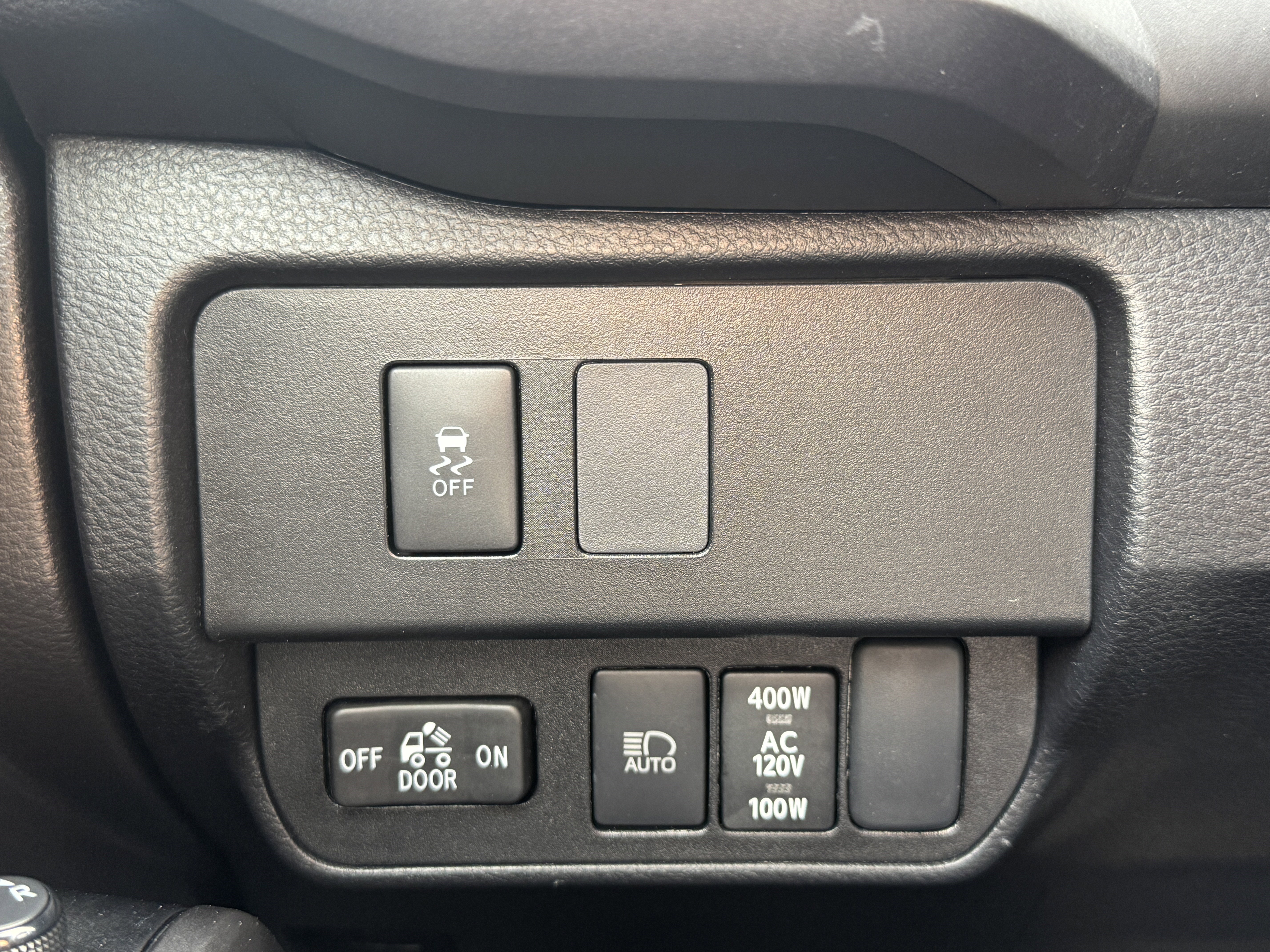 Used 2023 Toyota Tacoma TRD Off-Road AWD/4WD image 40