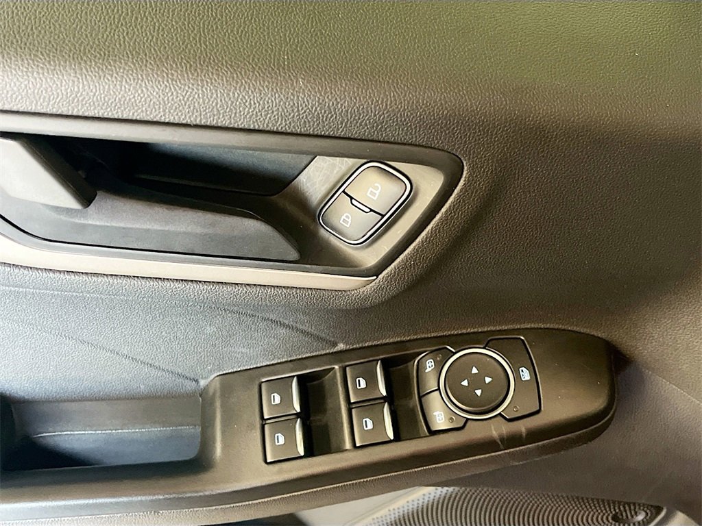 Used 2022 Ford Escape SE w/ SE Sport Appearance Package image 17