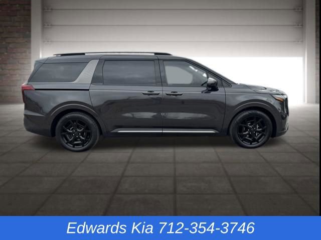 Used 2025 Kia Carnival SX Prestige image 2