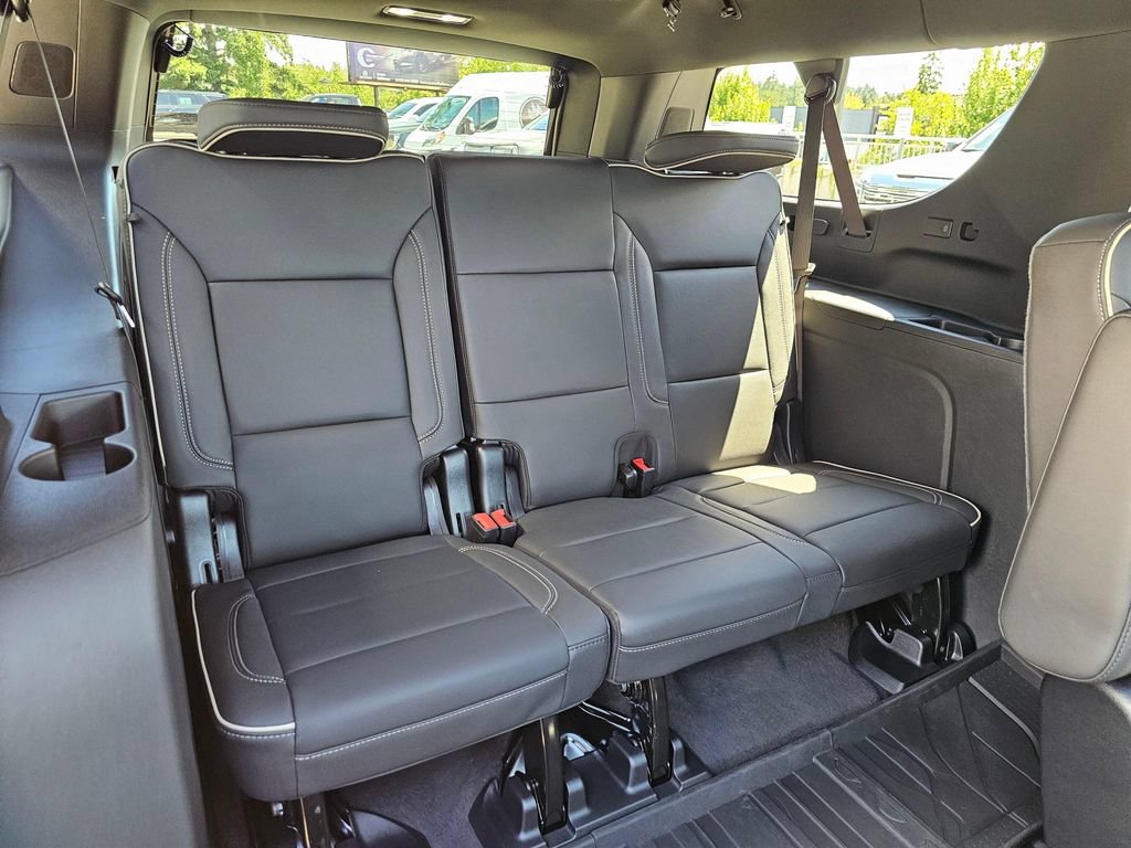 New 2026 Chevrolet Suburban Premier w/ Sun And Tow Package AWD/4WD image 13