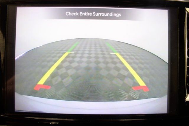 Used 2024 Chrysler Pacifica Select image 3