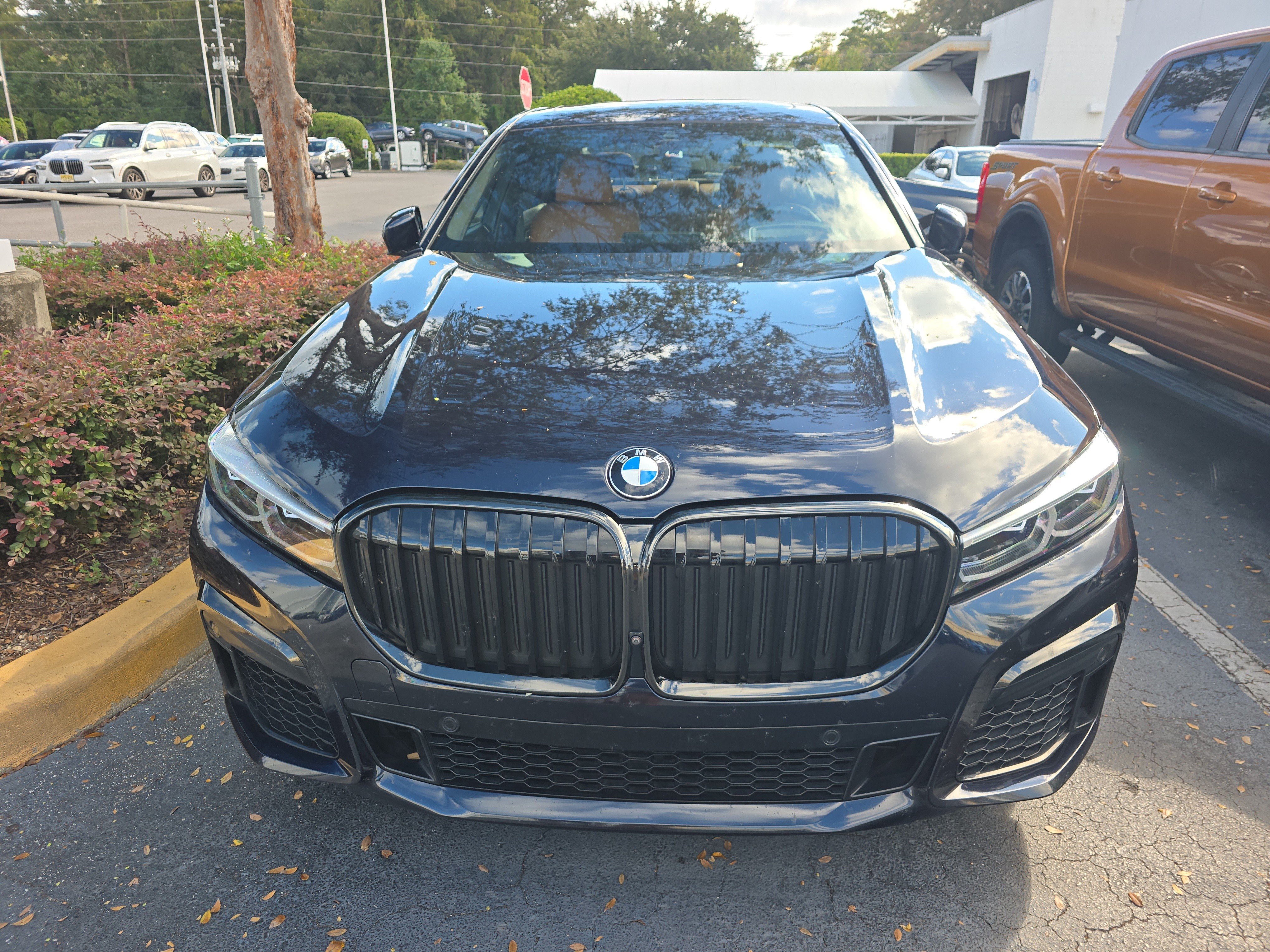 Used 2021 BMW 740i xDrive w/ M Sport Package AWD/4WD image 2
