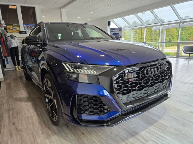 Used 2023 Audi RS Q8 w/ Black Optic Package AWD/4WD image 4