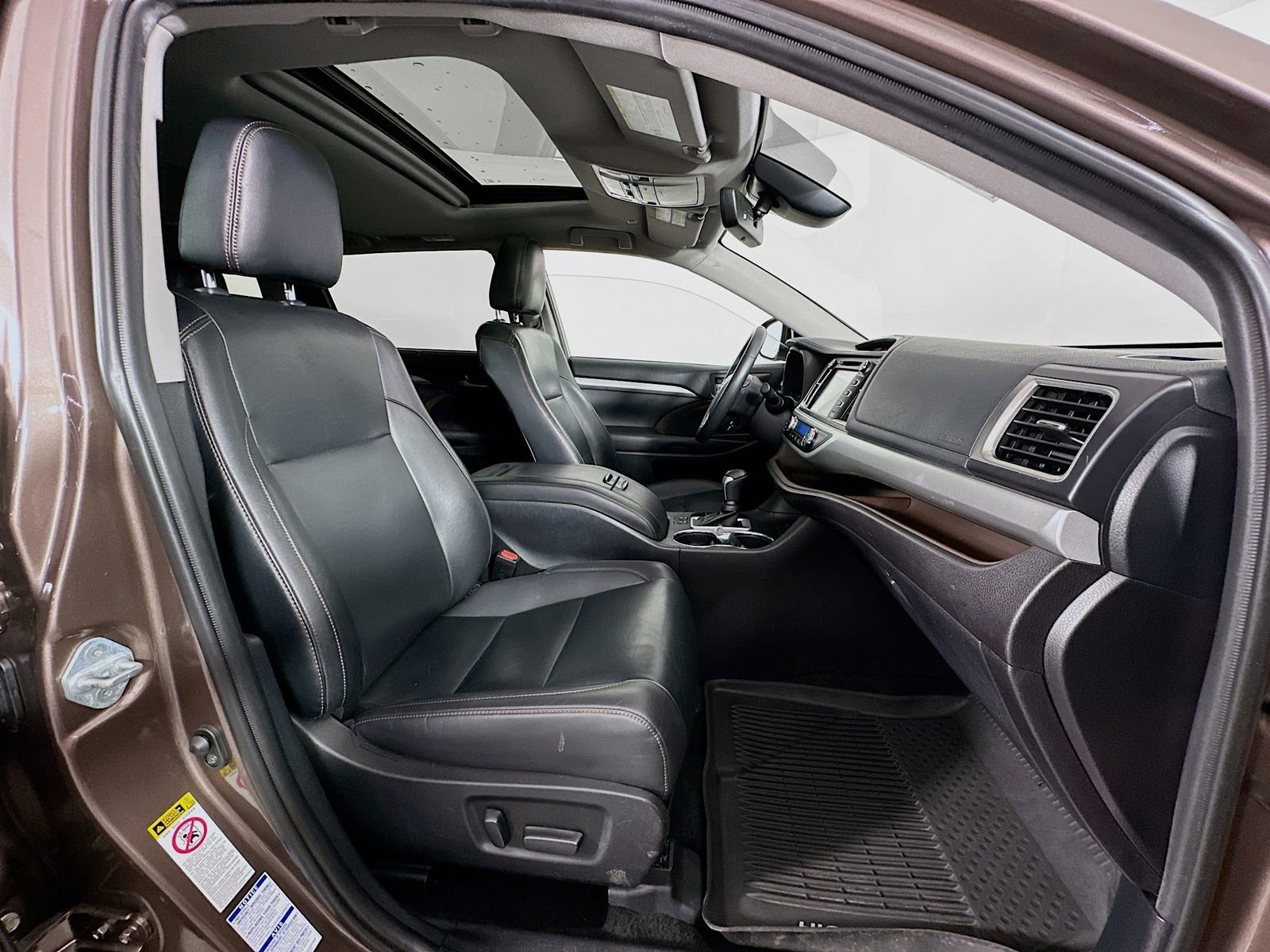Certified 2019 Toyota Highlander XLE AWD/4WD image 28