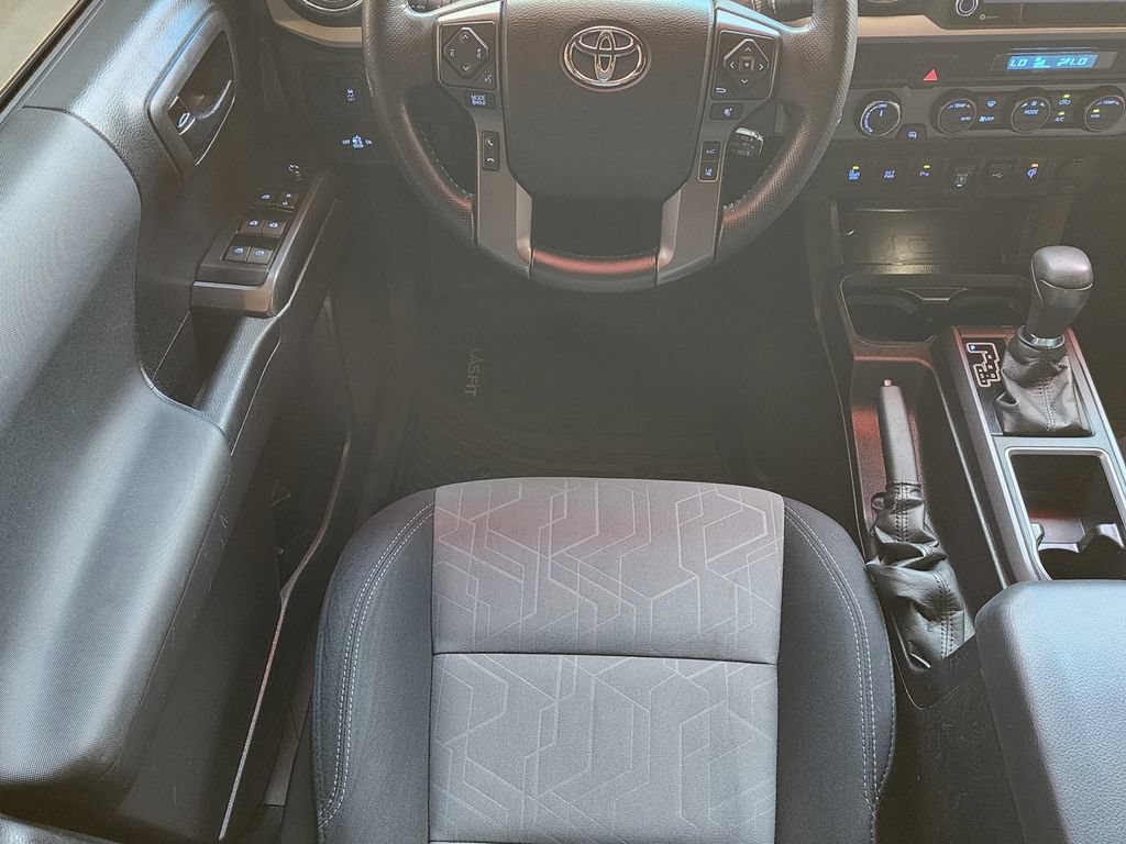 Used 2023 Toyota Tacoma TRD Off-Road w/ Technology Package AWD/4WD image 13