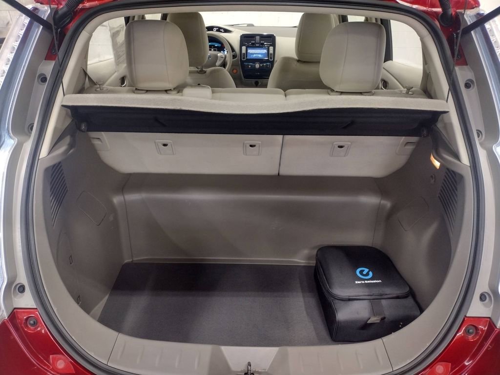 Used 2011 Nissan Leaf SL FWD image 16