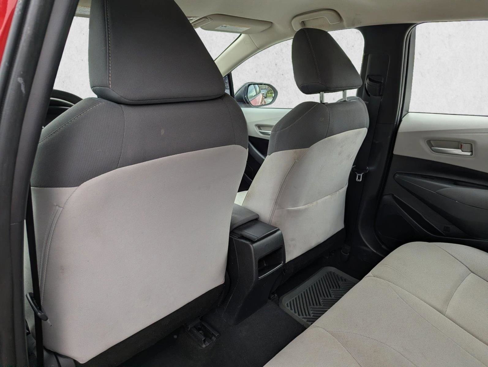 Used 2021 Toyota Corolla LE FWD image 23