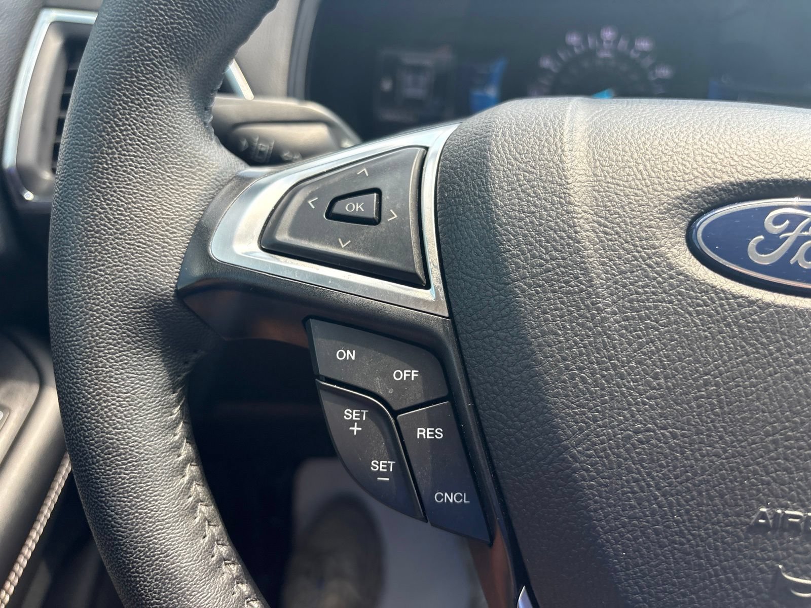 Used 2023 Ford Edge Titanium AWD/4WD image 24