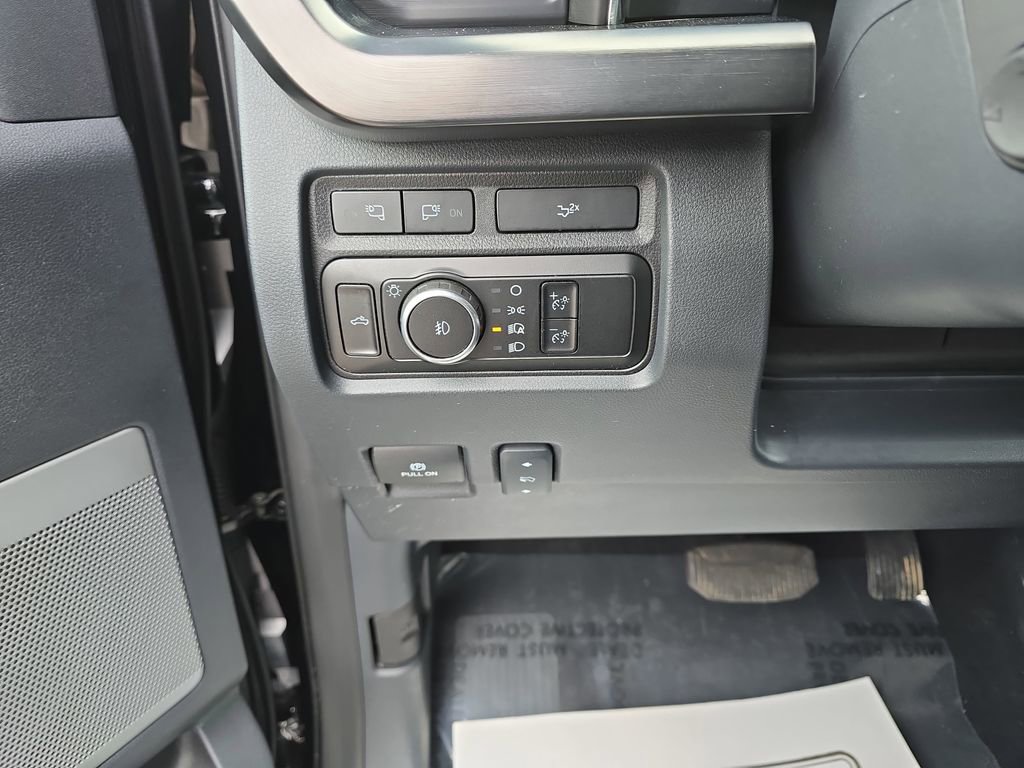 Used 2023 Ford F250 Lariat w/ Tow Technology Package image 29