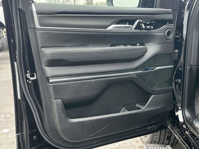 New 2026 Jeep Grand Wagoneer L Summit image 12