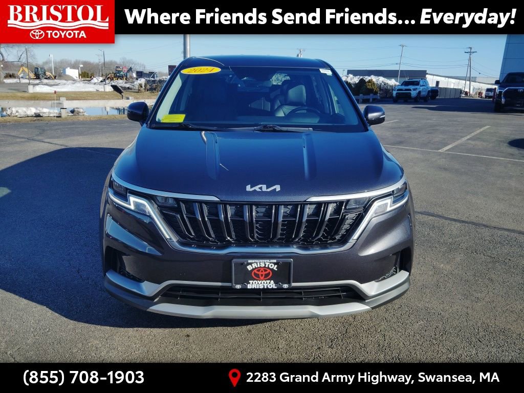 Used 2024 Kia Carnival LX image 2