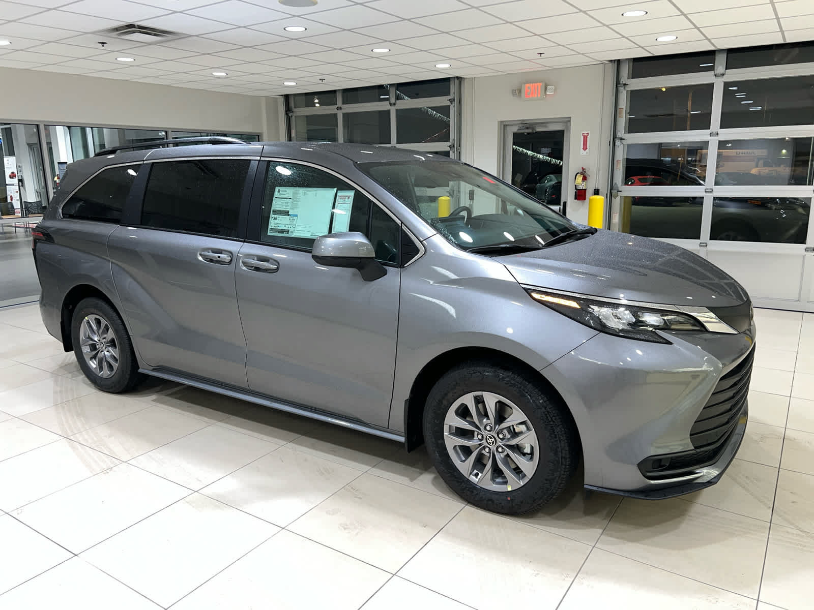 New 2026 Toyota Sienna LE