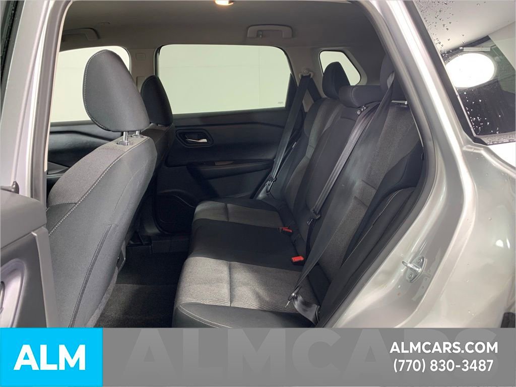 Used 2024 Nissan Rogue SV image 26