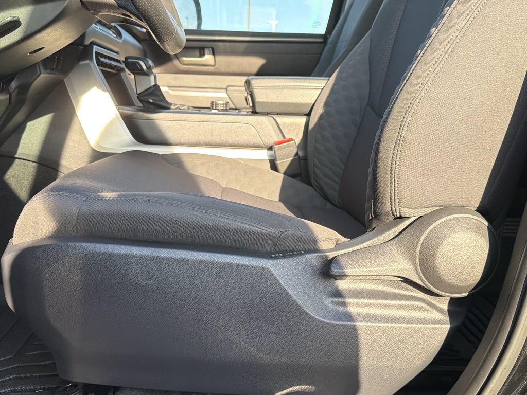 Used 2022 Toyota Tundra SR5 w/ SR5 Convenience Package AWD/4WD image 19