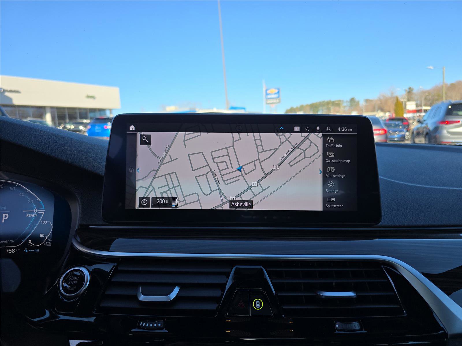 Used 2023 BMW 530e xDrive w/ Premium Package image 27