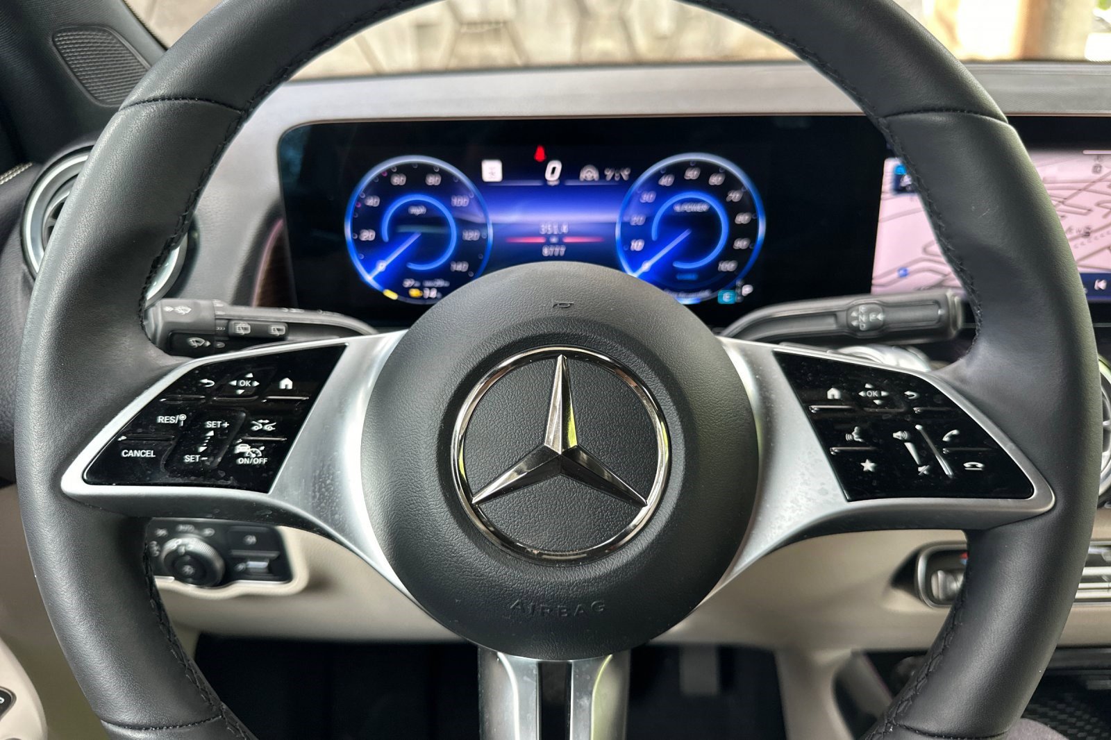 Used 2025 Mercedes-Benz EQB 300 4MATIC image 16