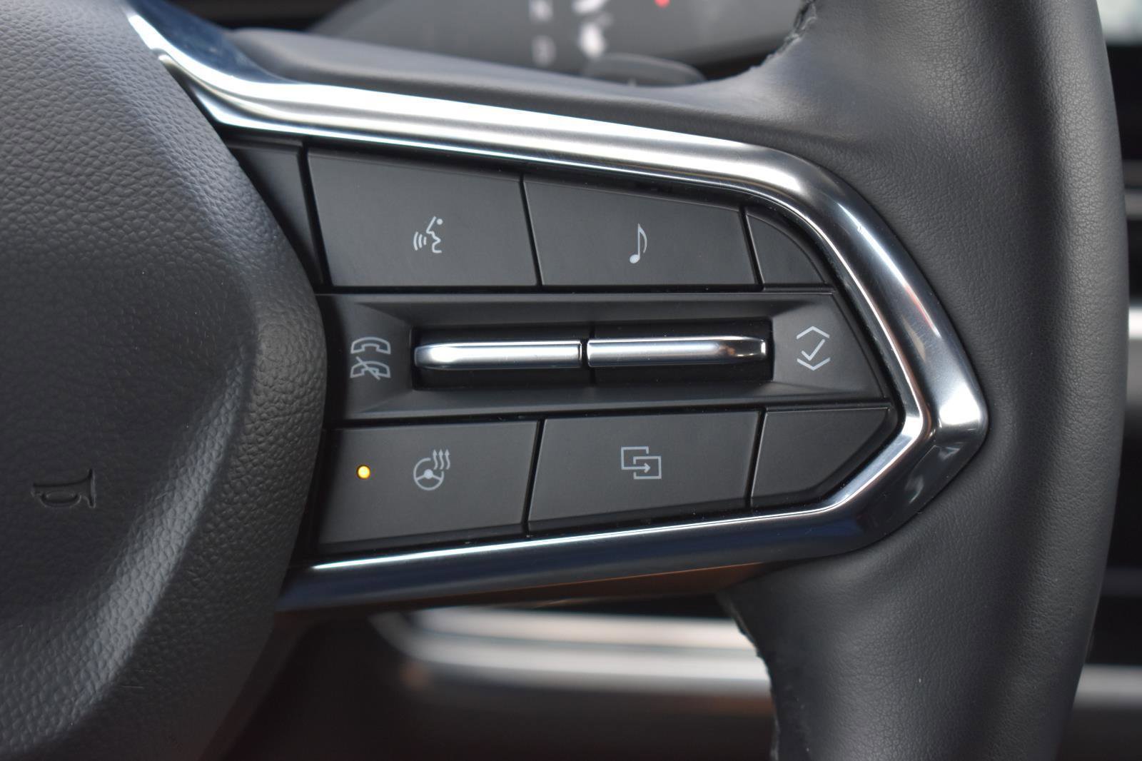 Used 2025 Chevrolet Equinox LT AWD/4WD image 9