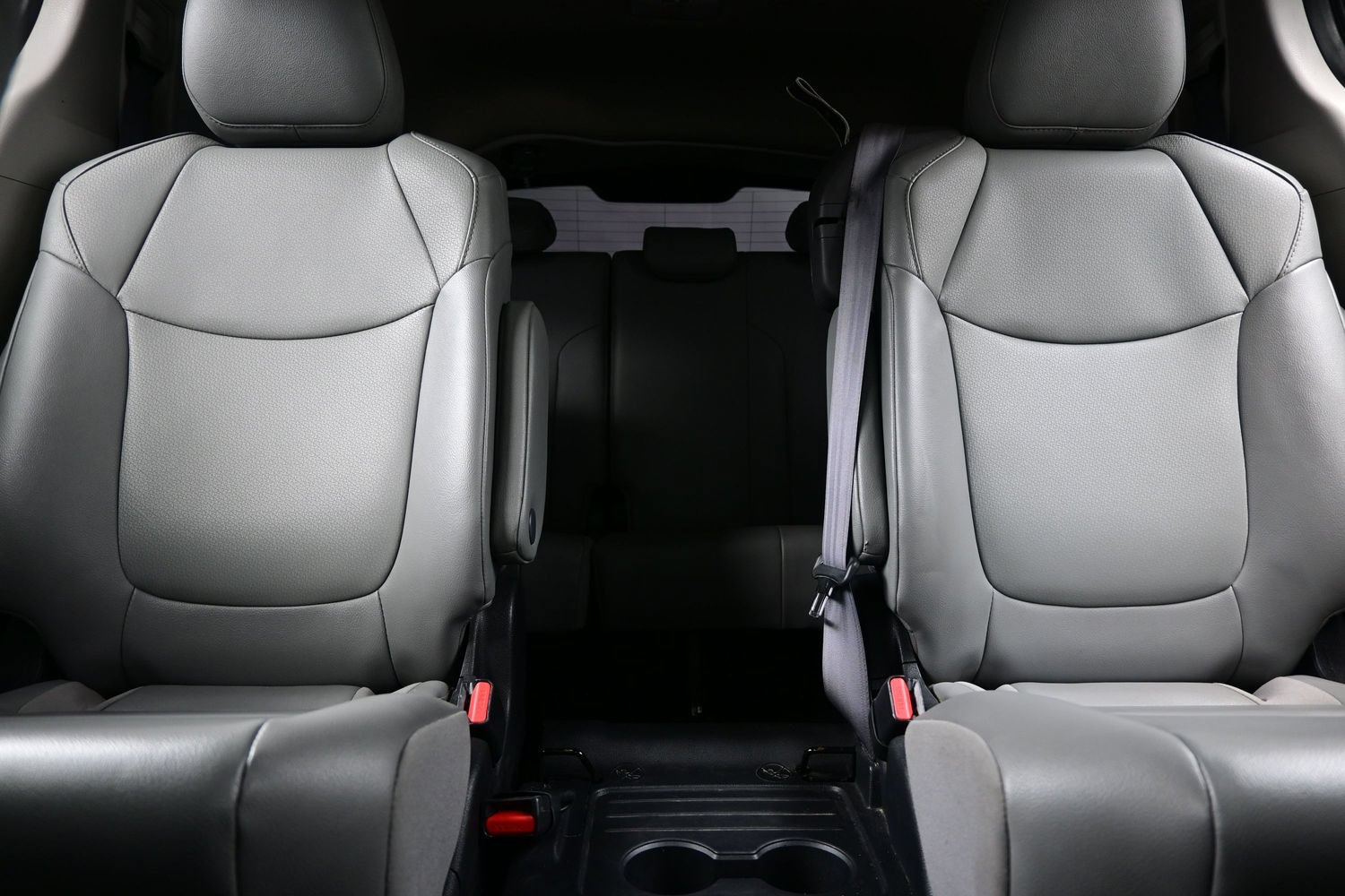Used 2022 Toyota Sienna XLE FWD image 16