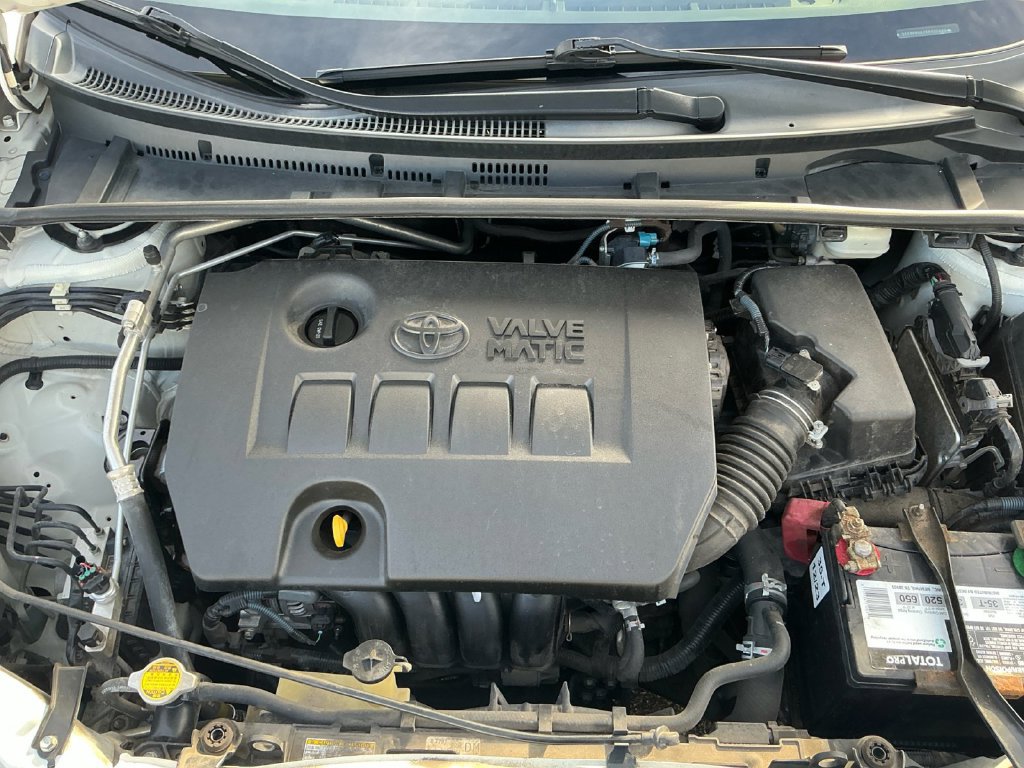 Used 2014 Toyota Corolla LE FWD image 25