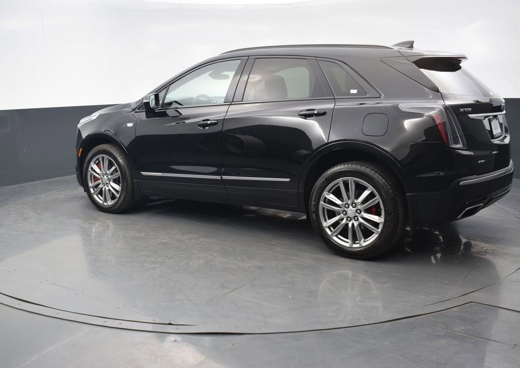 Used 2023 Cadillac XT5 Sportv w/ LPO, Floor Liner Package AWD/4WD image 3