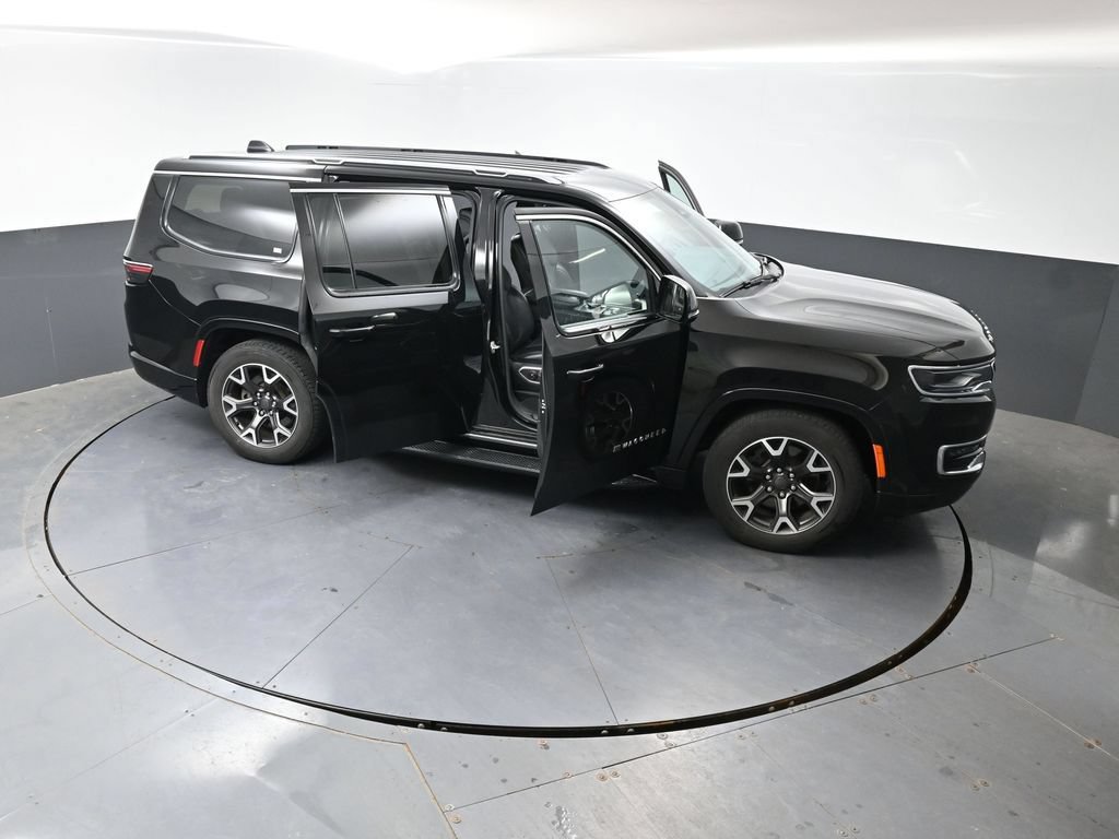 Used 2024 Jeep Wagoneer Series III AWD/4WD image 62