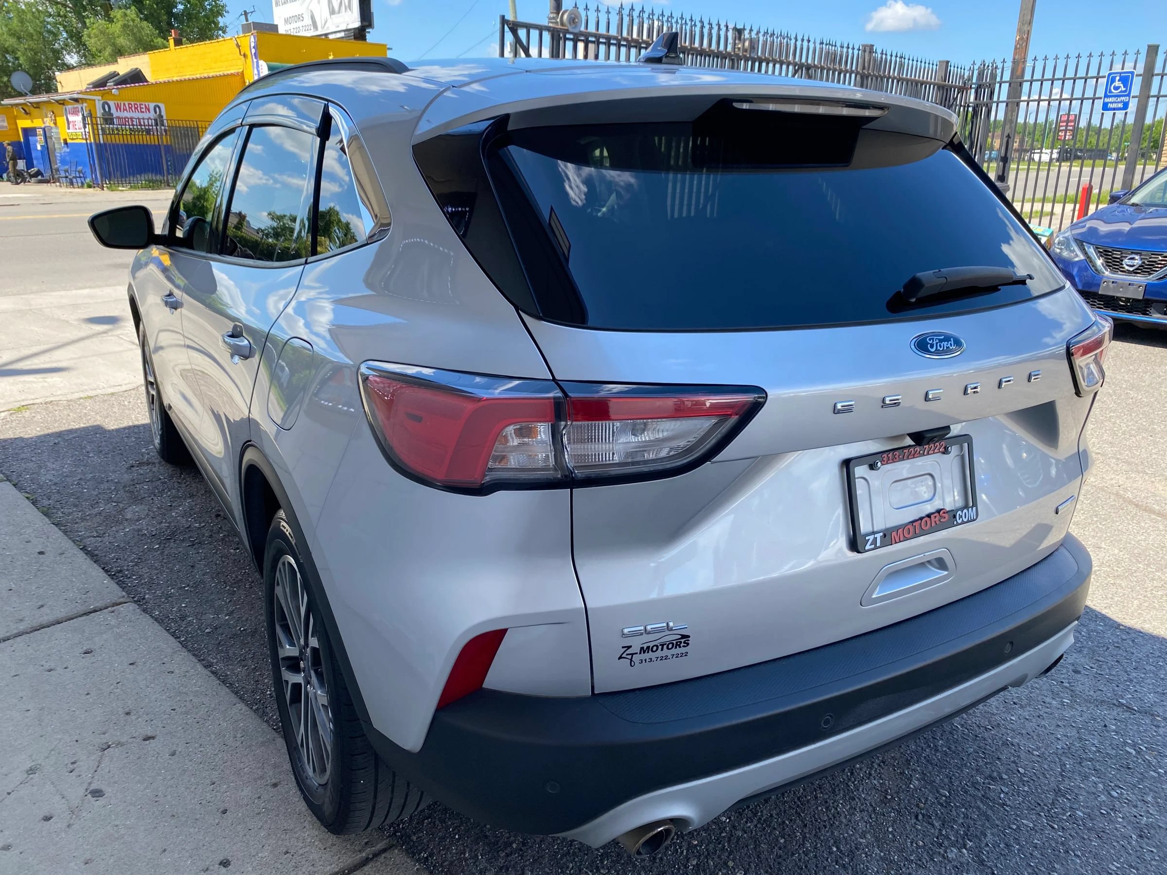 Used 2020 Ford Escape SEL AWD/4WD image 2
