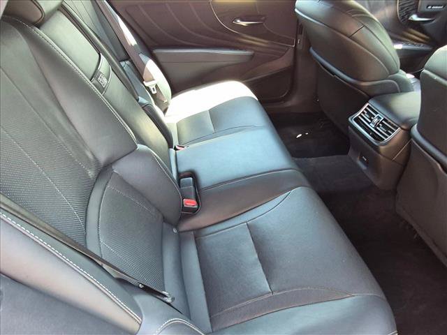 Used 2022 Lexus LS 500 w/ Accessory Package (Z2) RWD image 21