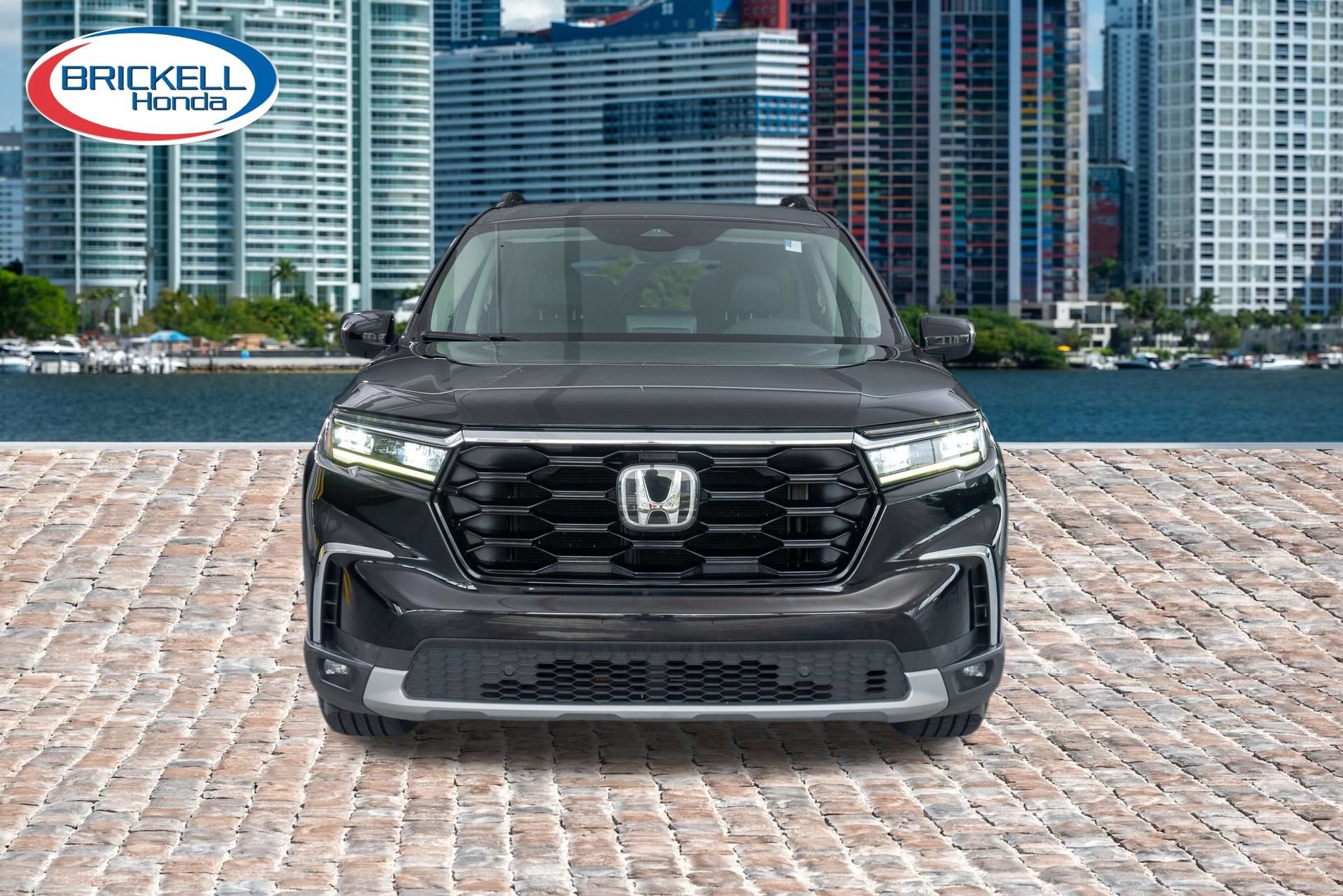 Certified 2023 Honda Pilot Touring image 2