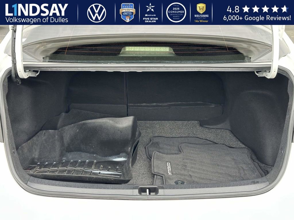 Used 2021 Toyota Corolla LE w/ Carpet Mat Package (TMS) image 14