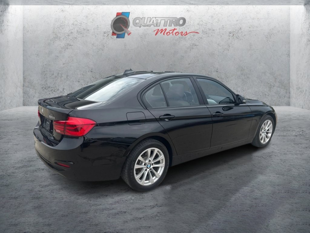 Used 2018 BMW 320i xDrive Sedan AWD/4WD image 6