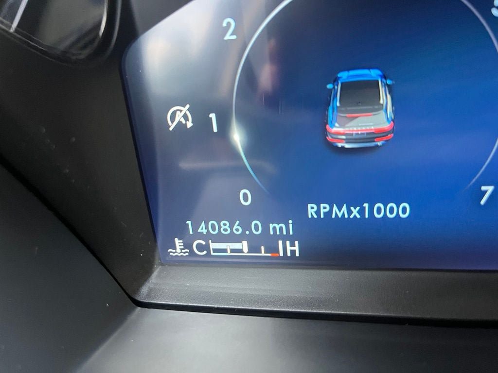 Used 2025 Lincoln Corsair AWD image 28