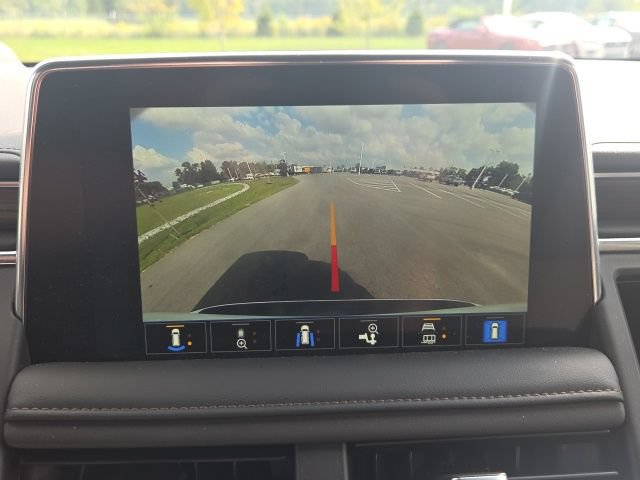 Used 2024 Chevrolet Suburban High Country AWD/4WD image 33