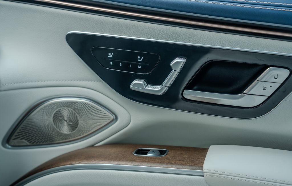 Used 2023 Mercedes-Benz EQS 580 4MATIC Sedan image 24