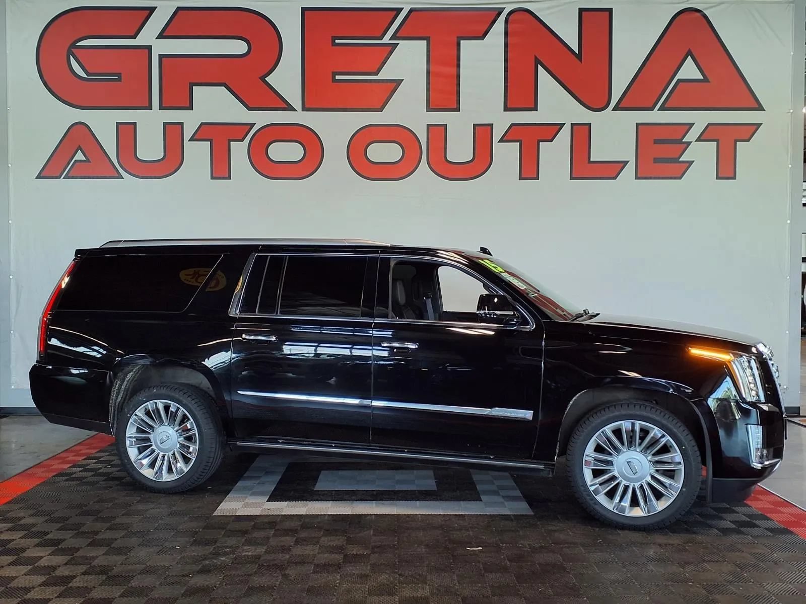 Used 2015 Cadillac Escalade ESV Platinum AWD/4WD image 1