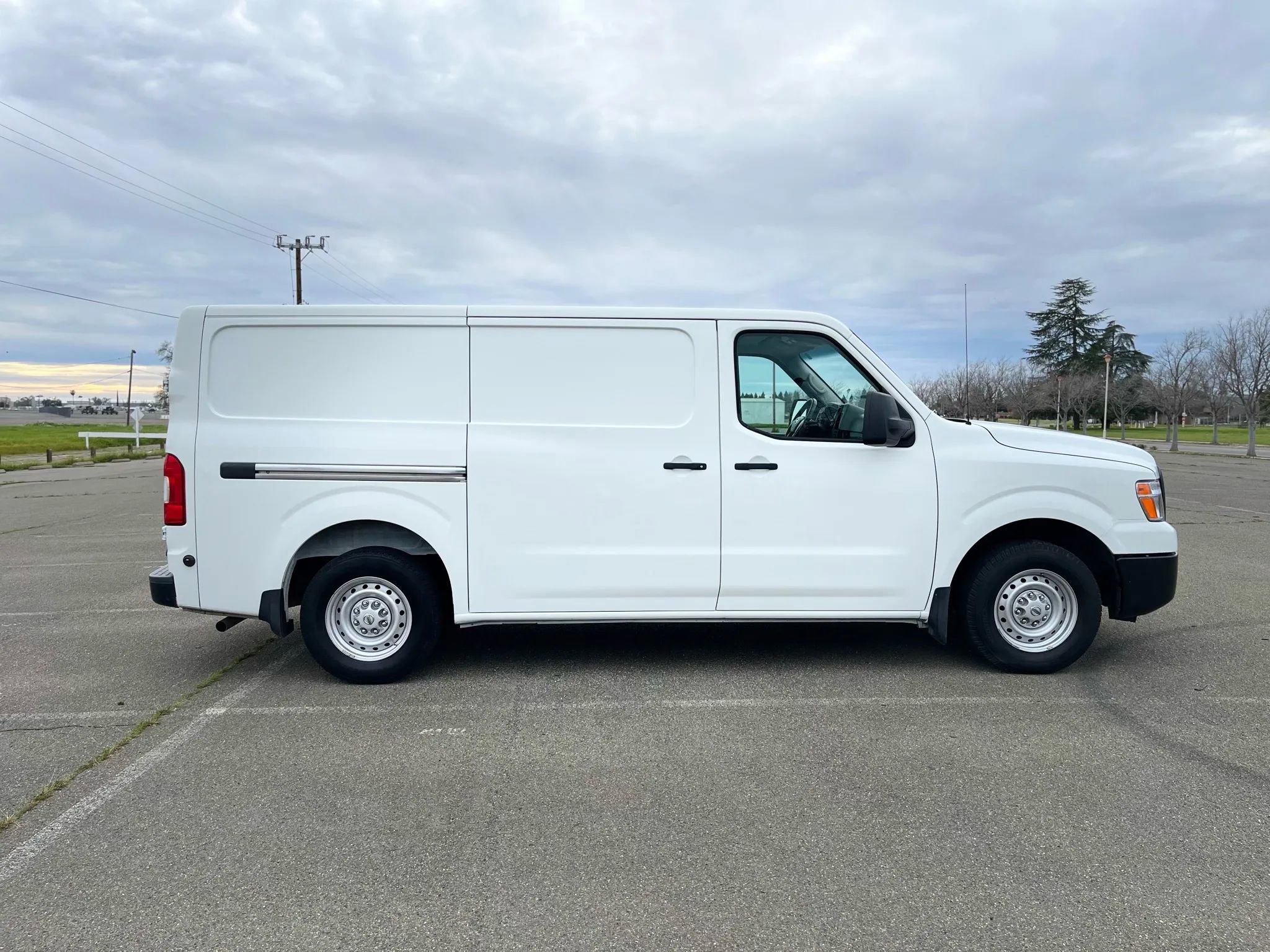 Used 2018 Nissan NV 1500 S image 4