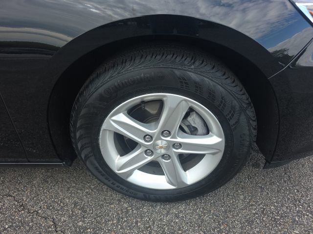 Used 2022 Chevrolet Malibu LS FWD image 9