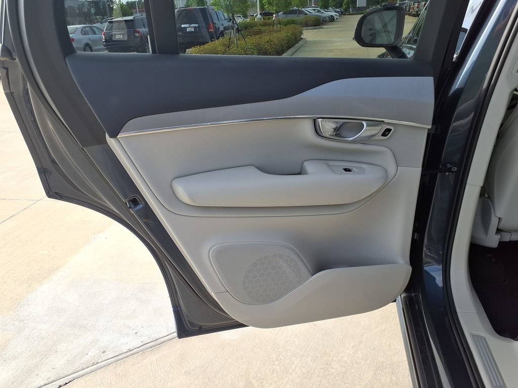 Certified 2024 Volvo XC90 B5 Core w/ Protection Package Premier AWD/4WD image 17