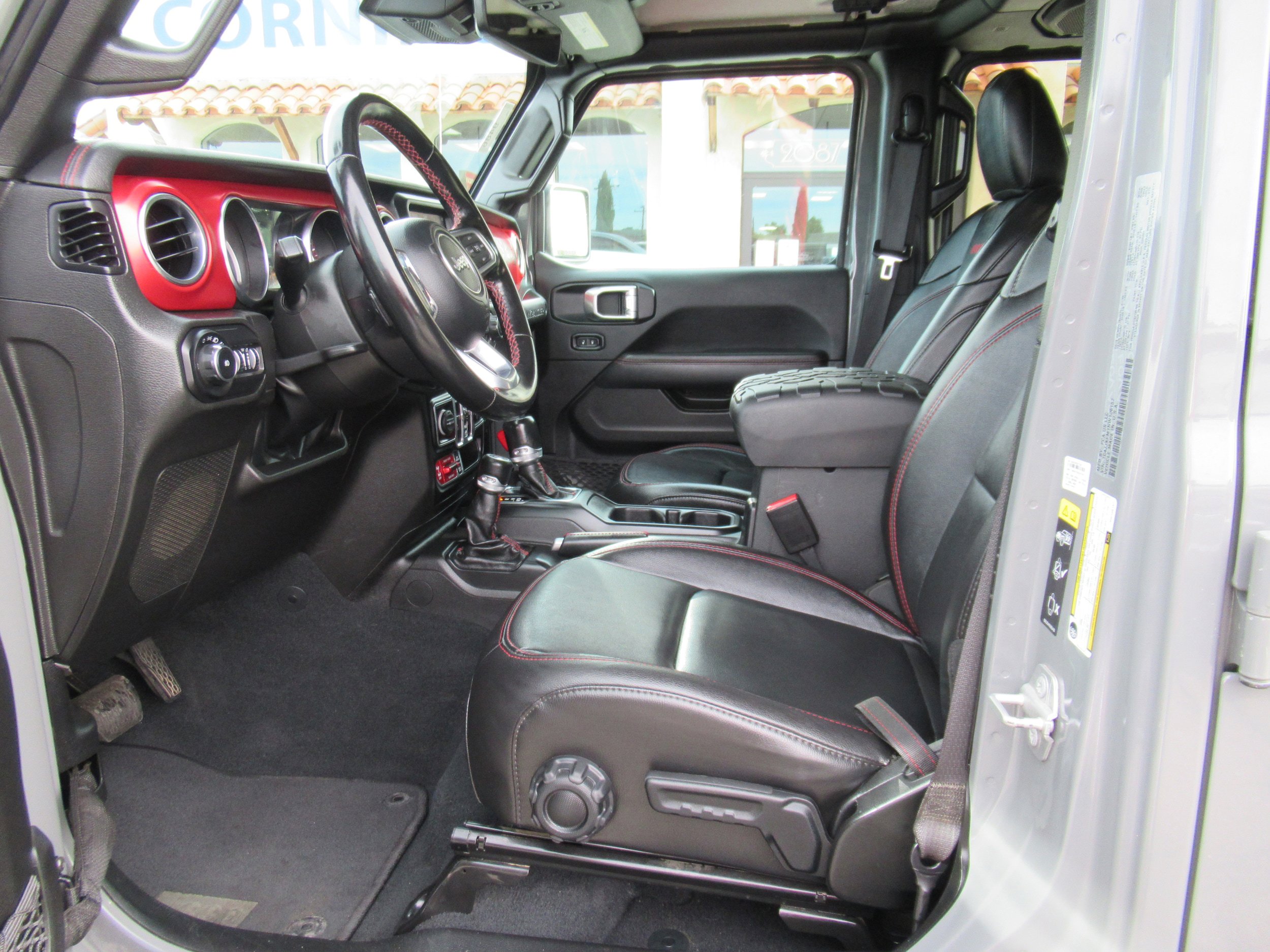 Used 2022 Jeep Wrangler Unlimited Rubicon w/ LED Lighting Group AWD/4WD image 6