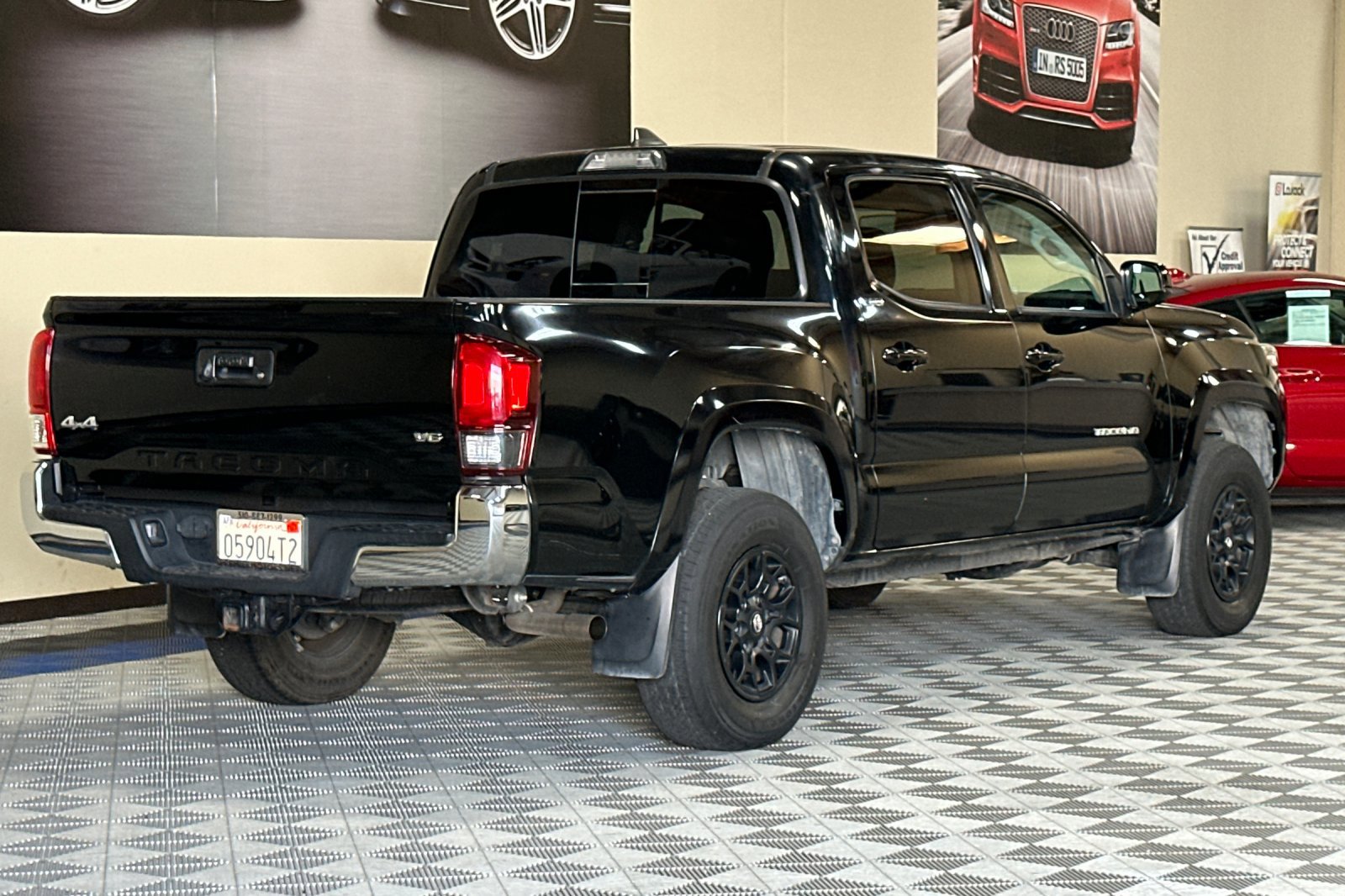 Used 2019 Toyota Tacoma SR5 image 4
