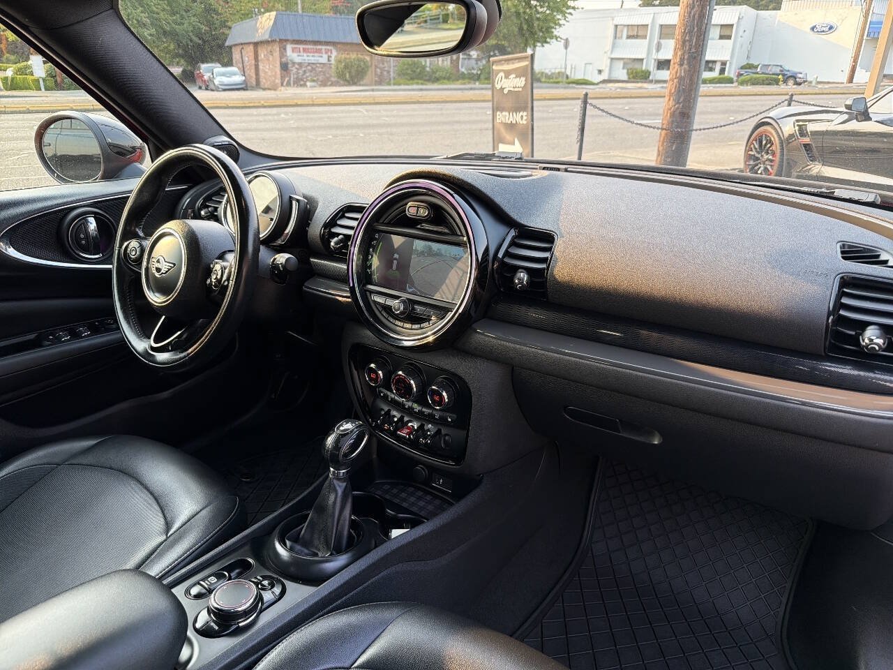 Used 2019 MINI Cooper Clubman ALL4 w/ Premium Package AWD/4WD image 18
