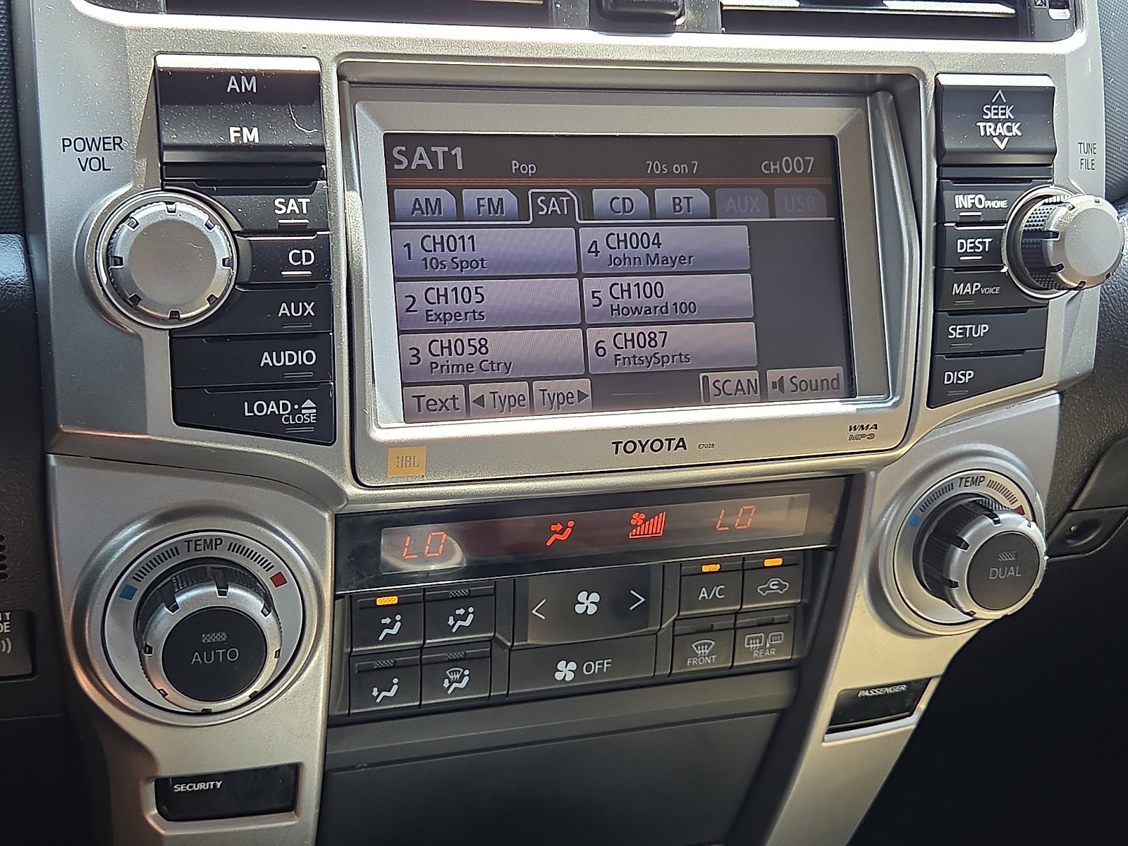 Used 2010 Toyota 4Runner Limited AWD/4WD image 16
